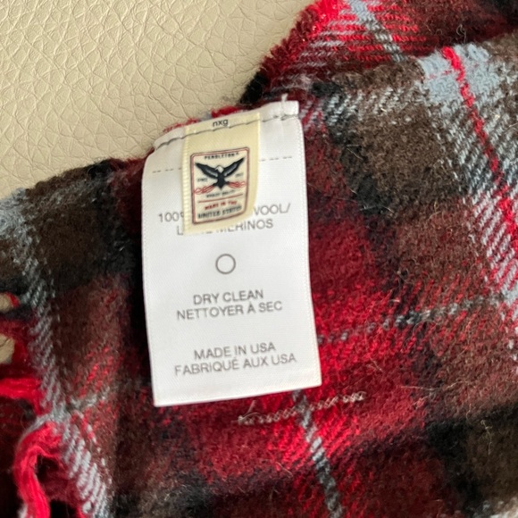 NWOT - Pendleton Merino Wool Scarf - Made in USA - Picture 3 of 4